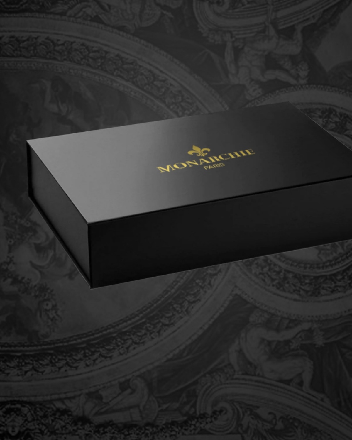 Le Coffret Royal Monarchie Paris, écrin de livraison
